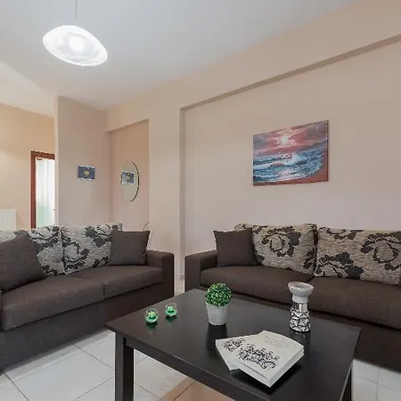 מלון Giannoulis Village 4*